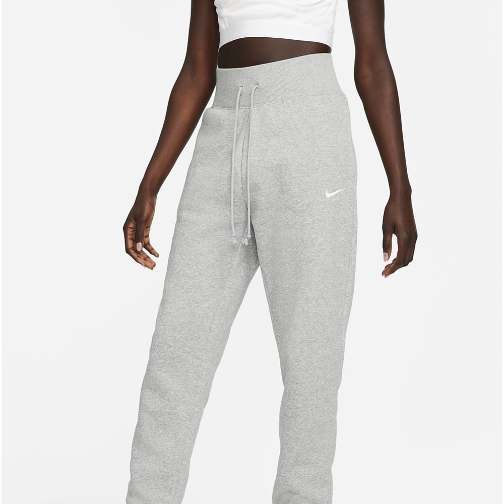 Nike Sportswear Phoenix Fleece
Women's High-Waisted Joggers